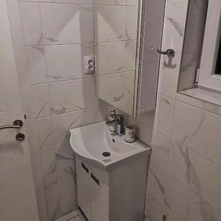 67 Aparthotel *